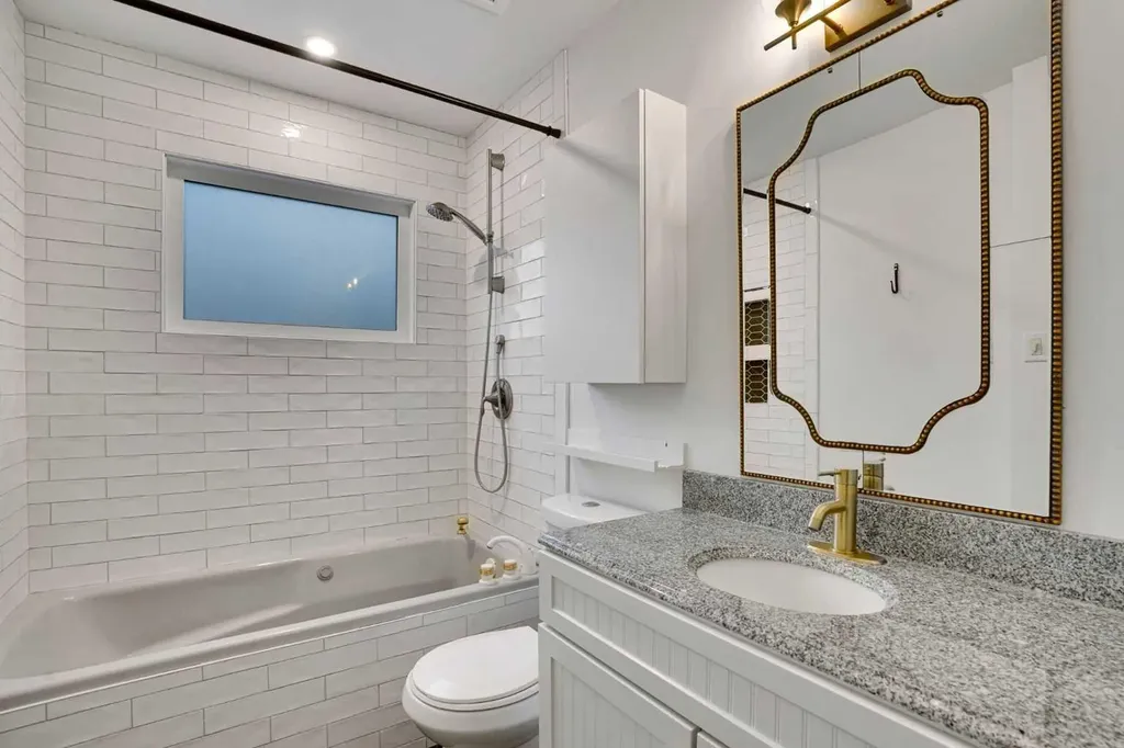64 Hartford Road NW Calgary AB T2K2A5