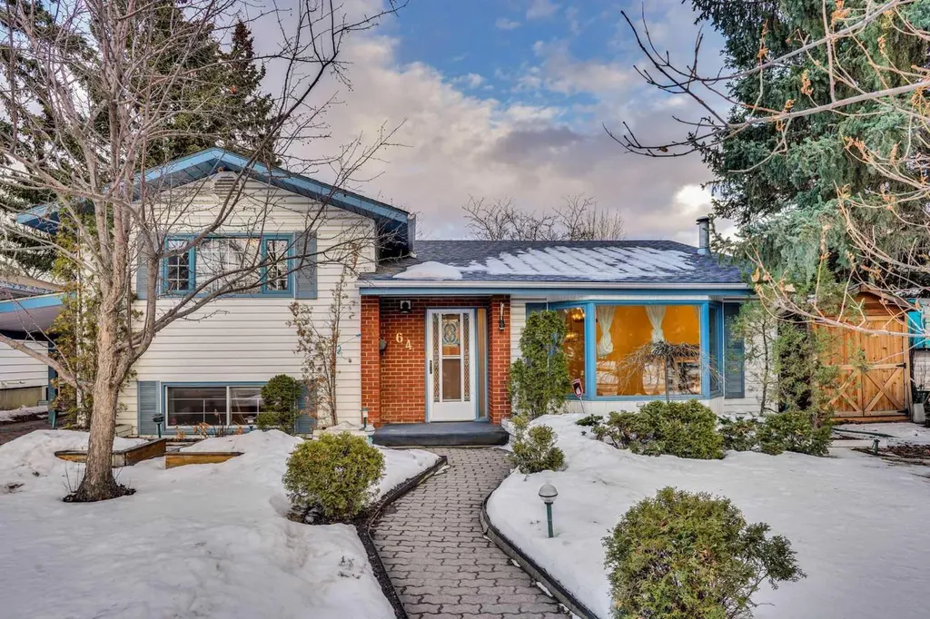 64 Hartford Road NW Calgary AB T2K2A5