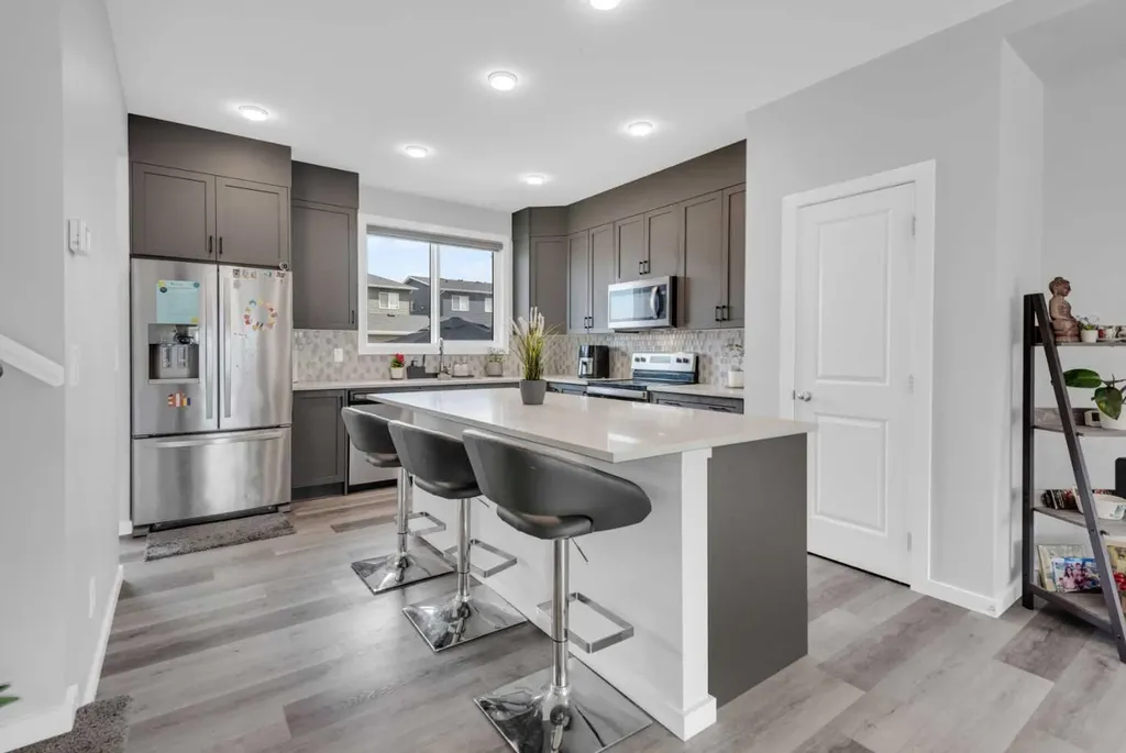 232 Walgrove Way SE Calgary AB T2X 4A3