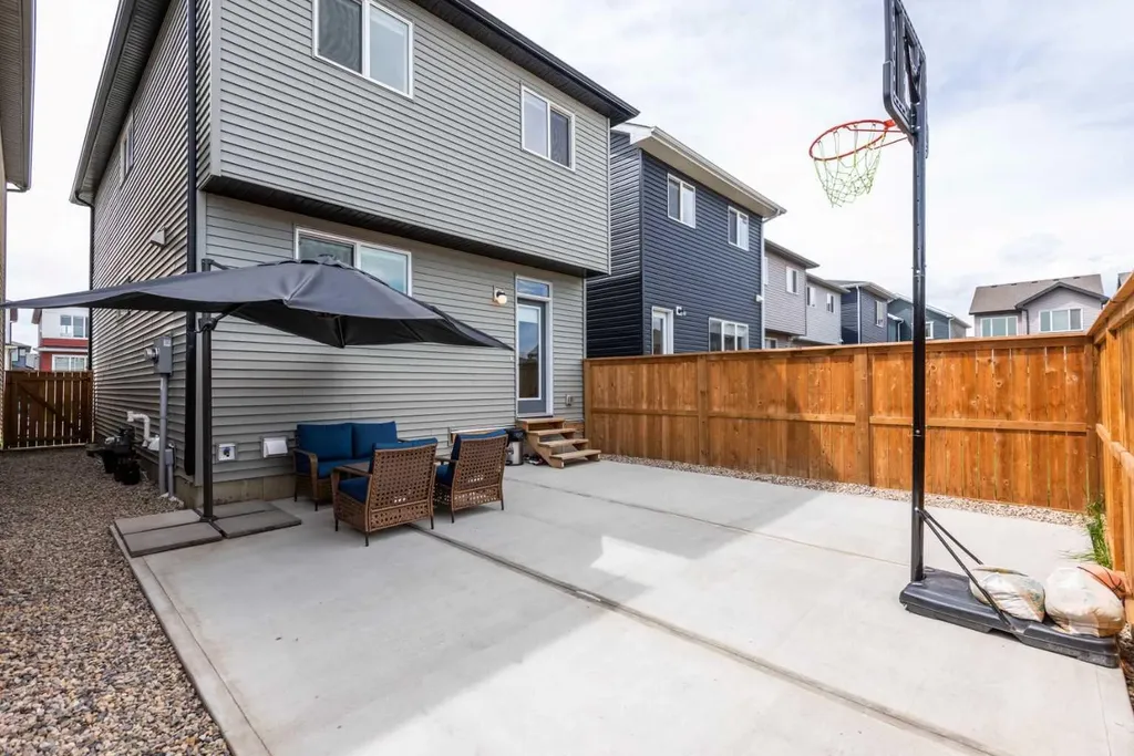 232 Walgrove Way SE Calgary AB T2X 4A3
