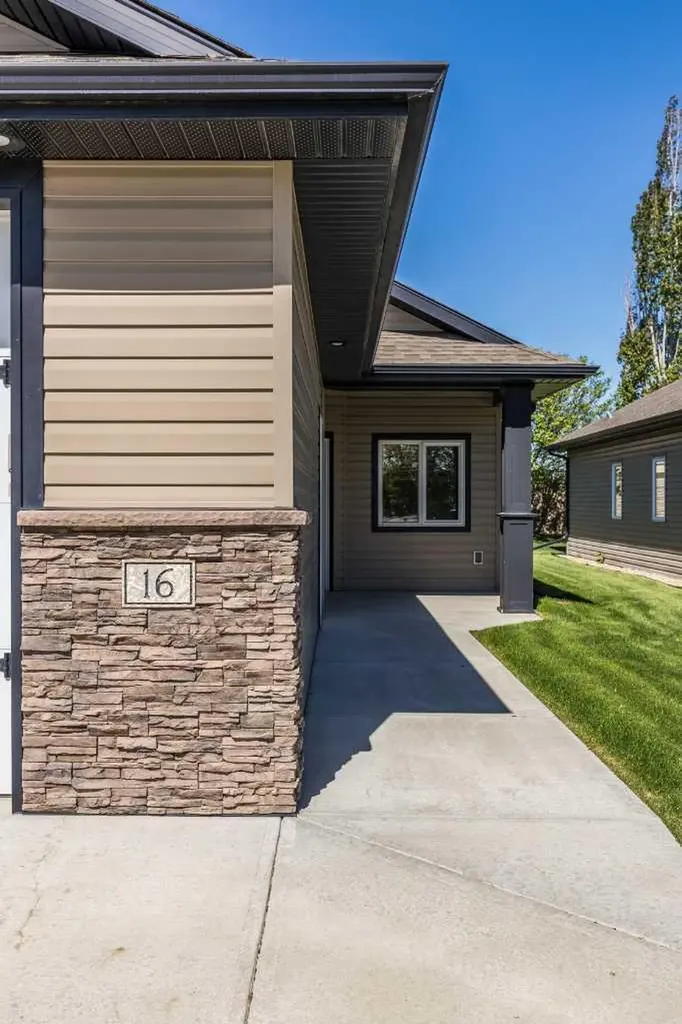 16 Wheatland Drive SE Medicine Hat AB T1B0M7