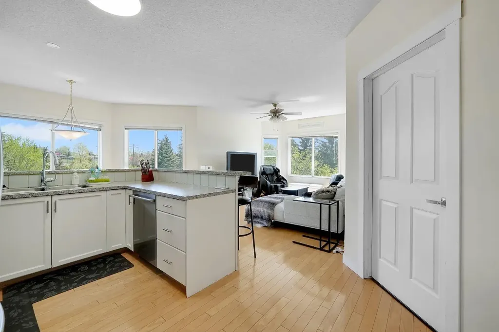 1920 14 Avenue NE Calgary AB T2E8V4