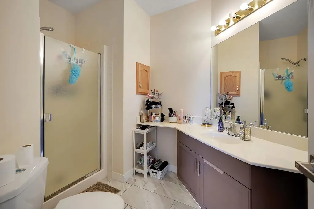 1920 14 Avenue NE Calgary AB T2E8V4