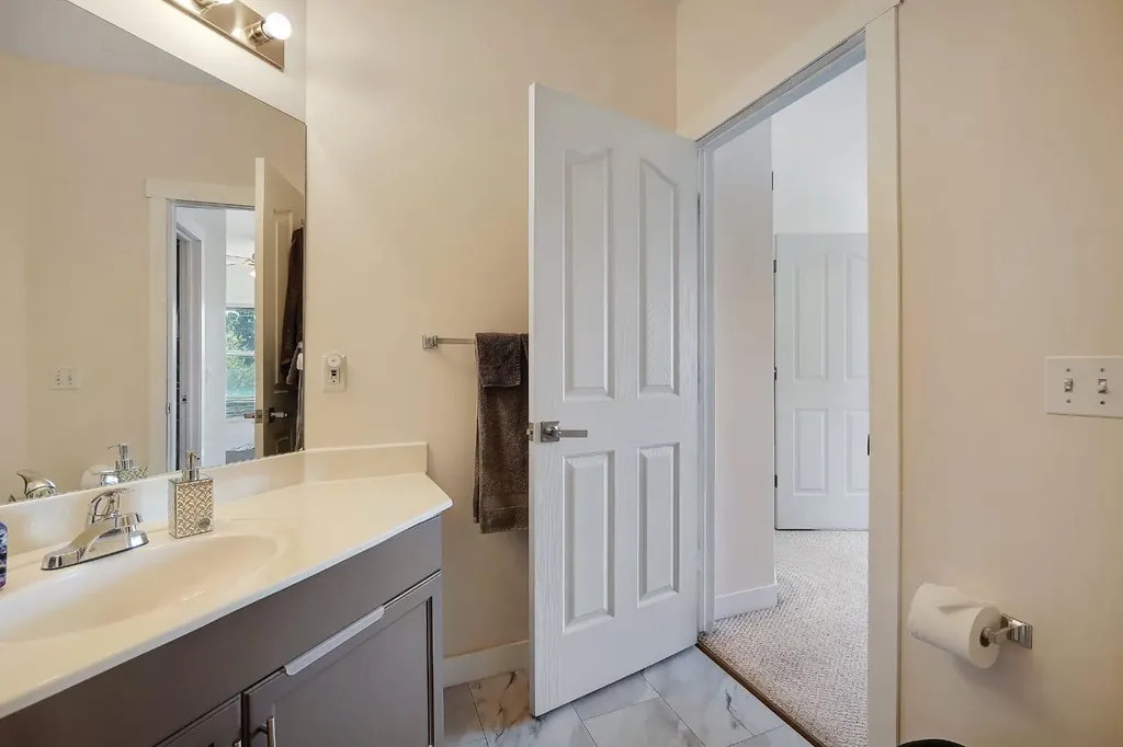 1920 14 Avenue NE Calgary AB T2E8V4