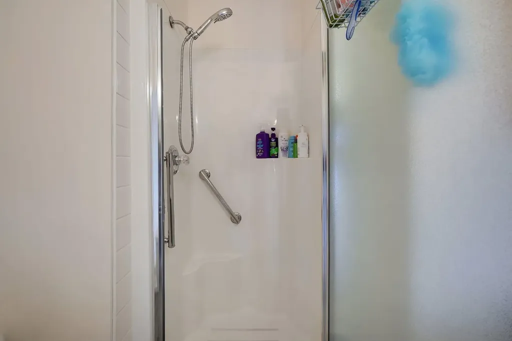 1920 14 Avenue NE Calgary AB T2E8V4