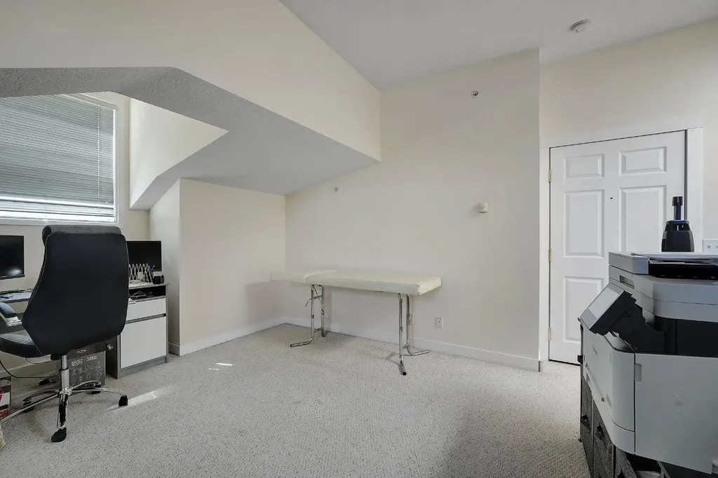 1920 14 Avenue NE Calgary AB T2E8V4