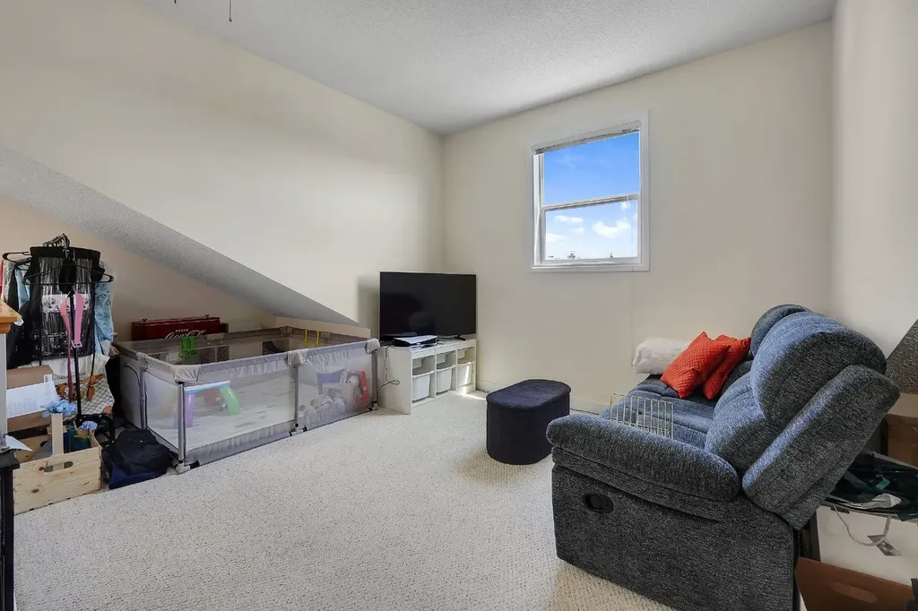 1920 14 Avenue NE Calgary AB T2E8V4