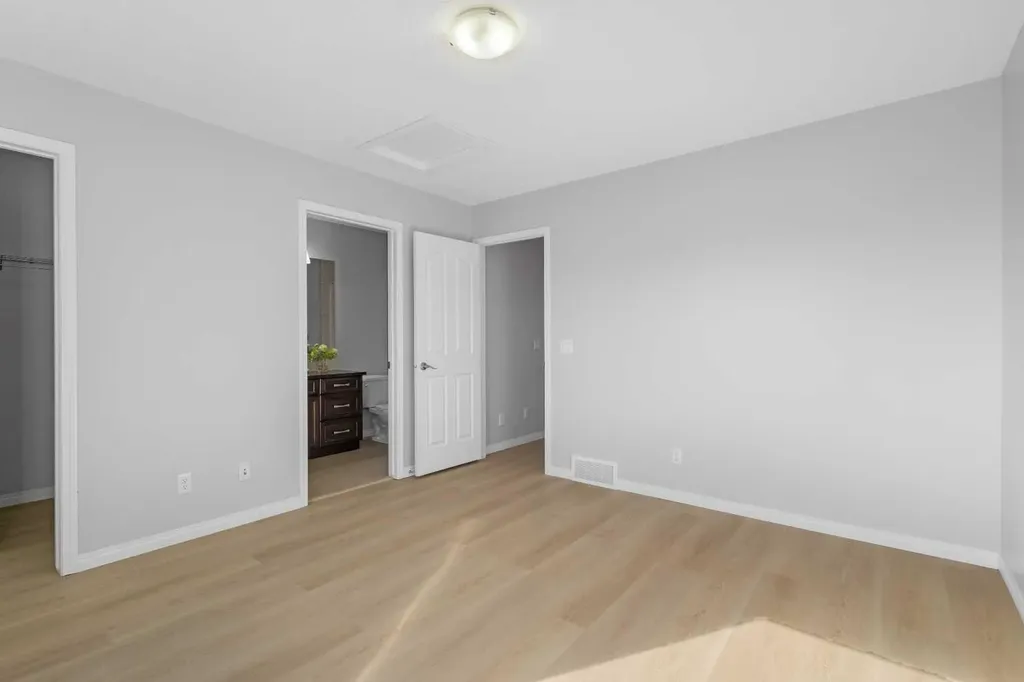 49 Auburn Crest Lane SE Calgary AB T3M 0Z1