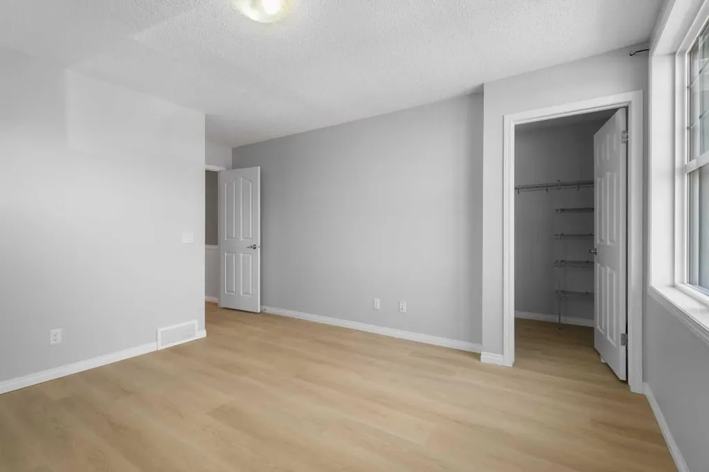 49 Auburn Crest Lane SE Calgary AB T3M 0Z1