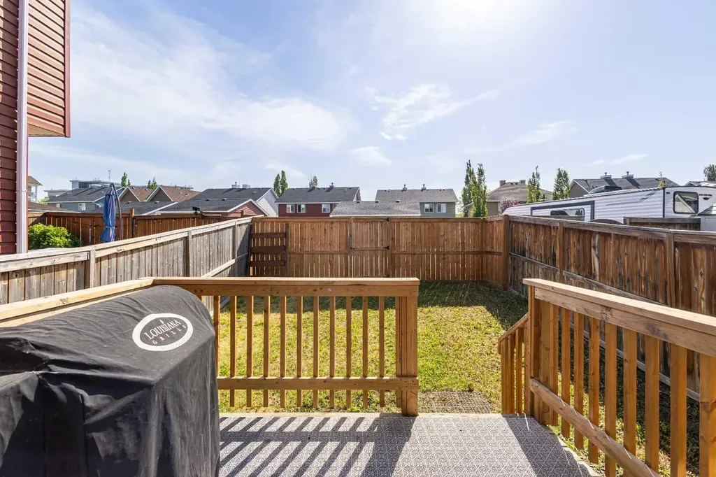 49 Auburn Crest Lane SE Calgary AB T3M 0Z1