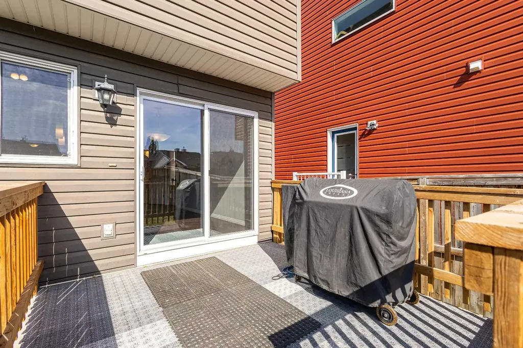 49 Auburn Crest Lane SE Calgary AB T3M 0Z1