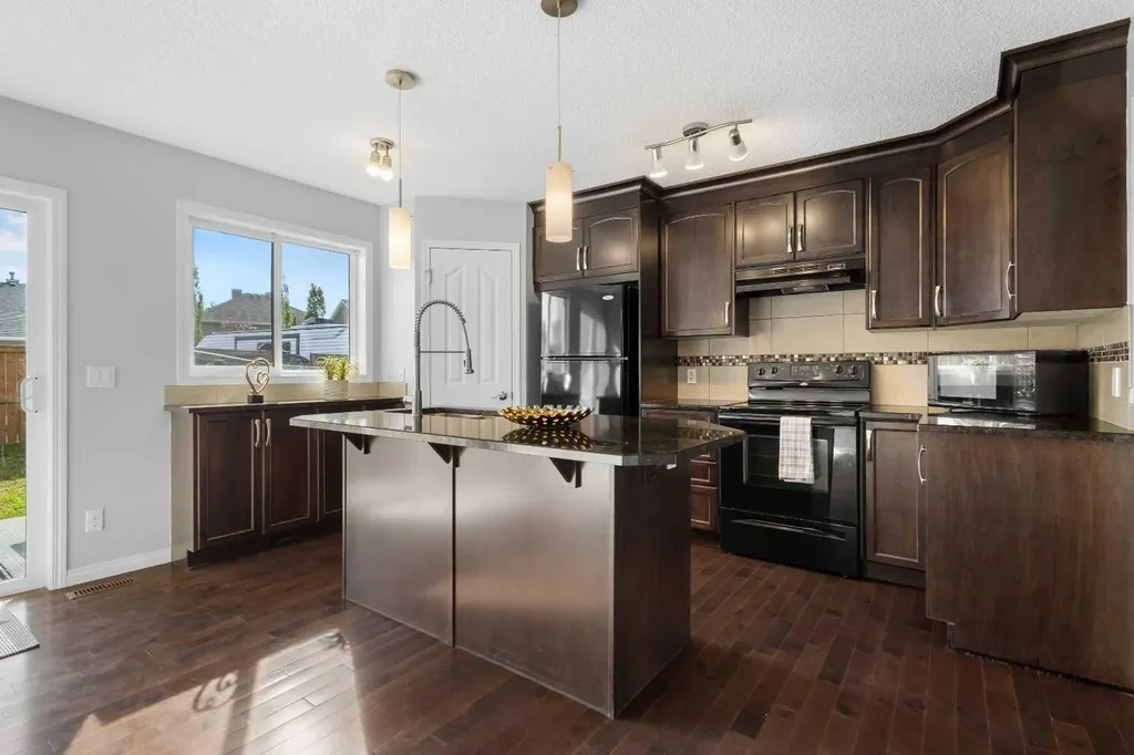 49 Auburn Crest Lane SE Calgary AB T3M 0Z1