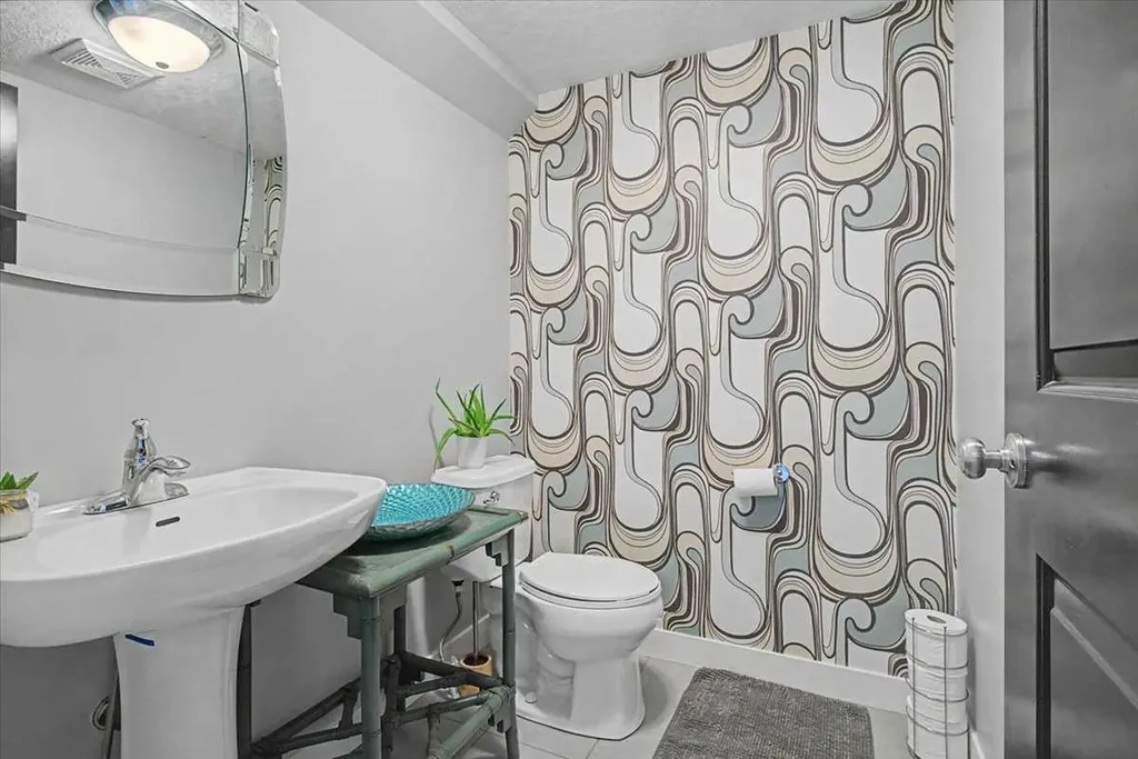 8770 72 Avenue Grande Prairie AB T8X0K6