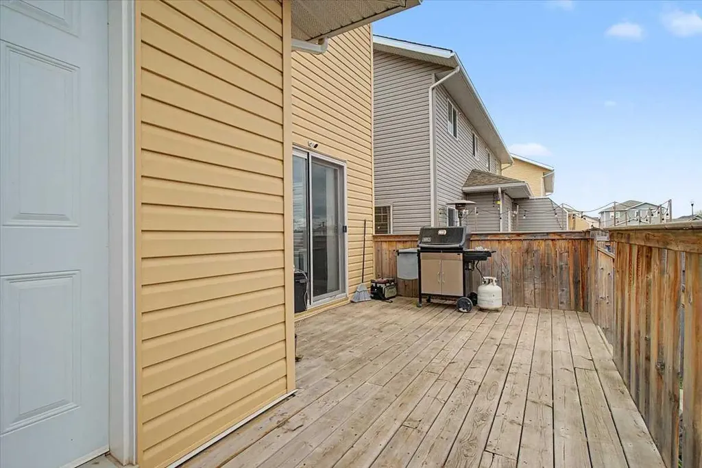 8770 72 Avenue Grande Prairie AB T8X0K6