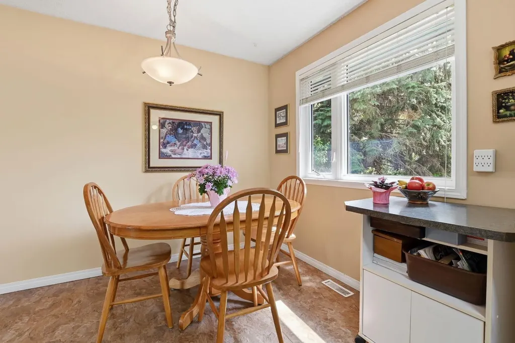 5327 38 Street Innisfail AB T4G 1E8