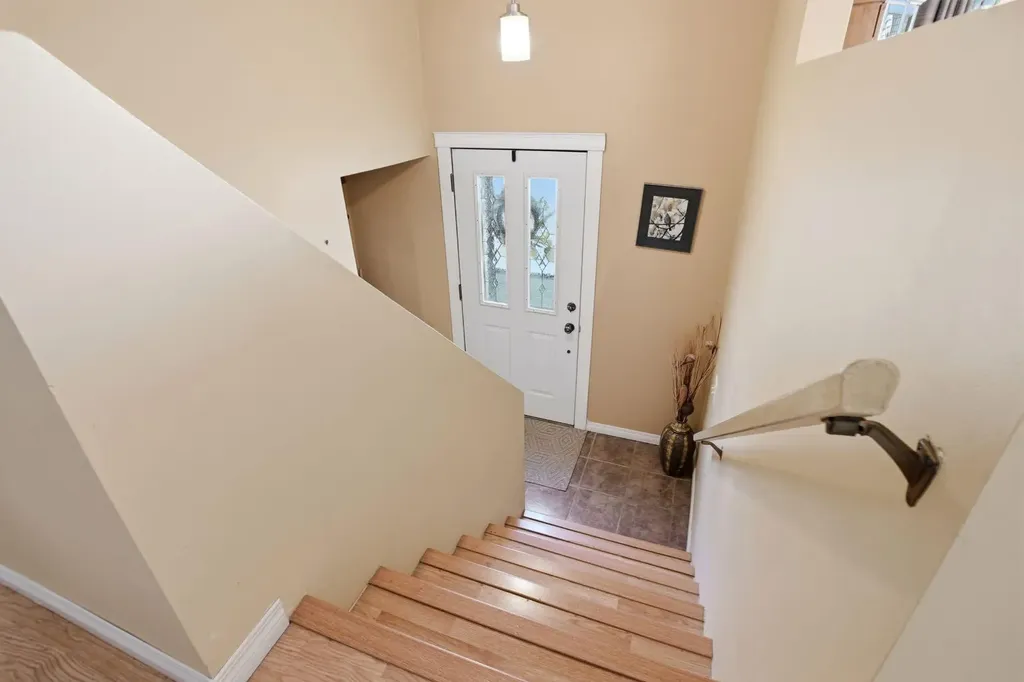 5327 38 Street Innisfail AB T4G 1E8