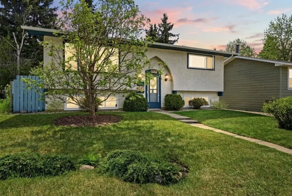 5327 38 Street Innisfail AB T4G 1E8