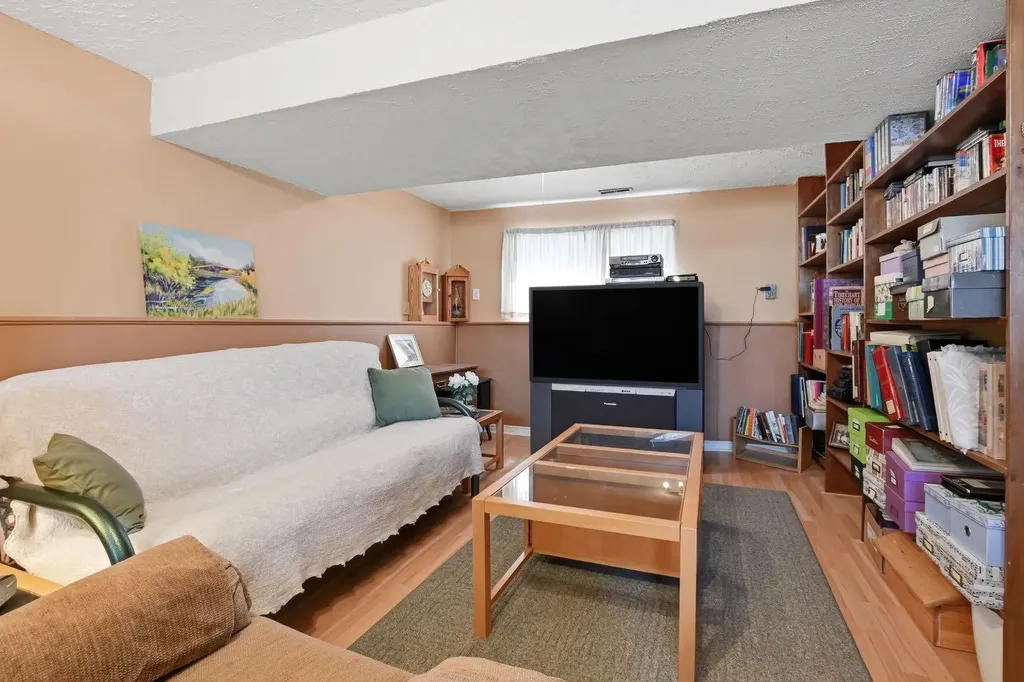 5327 38 Street Innisfail AB T4G 1E8