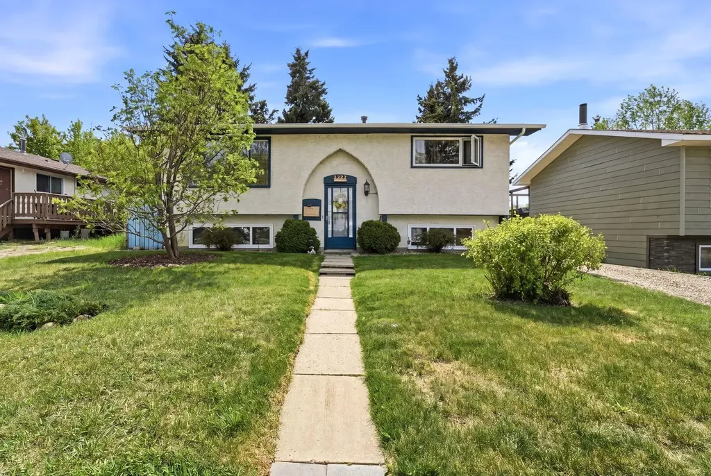 5327 38 Street Innisfail AB T4G 1E8