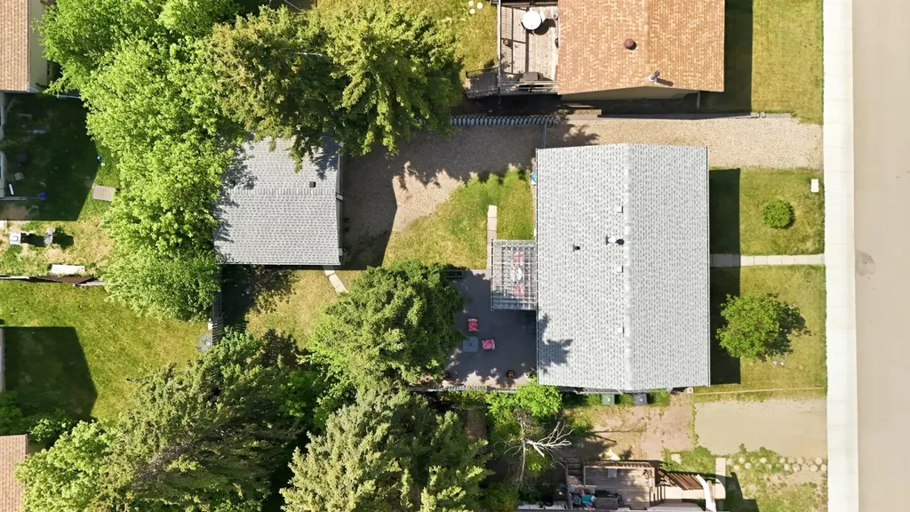 5327 38 Street Innisfail AB T4G 1E8