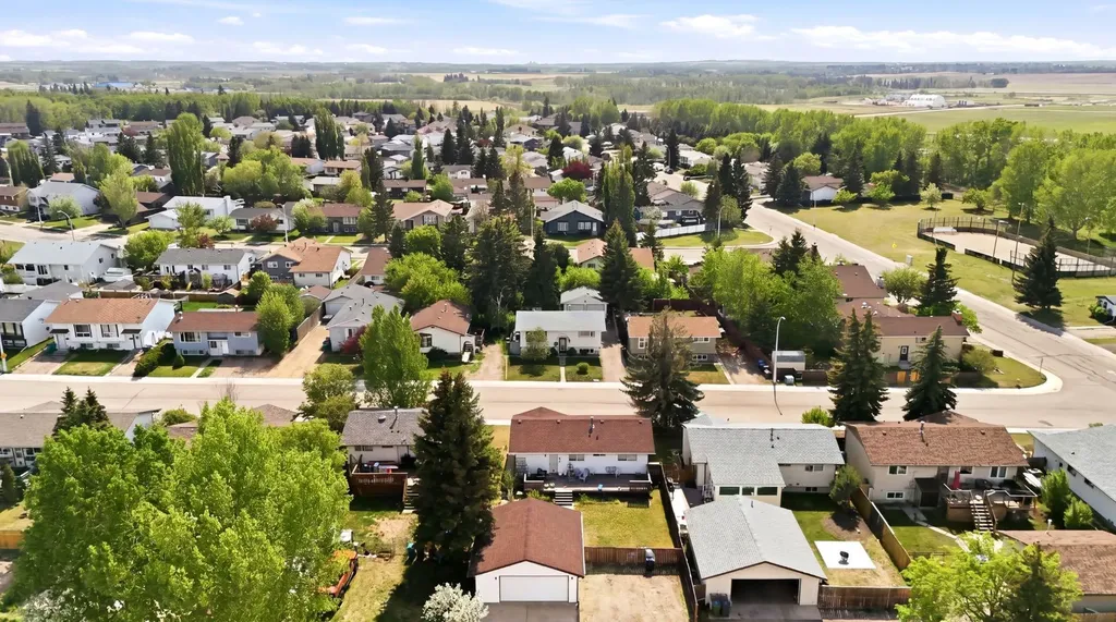 5327 38 Street Innisfail AB T4G 1E8