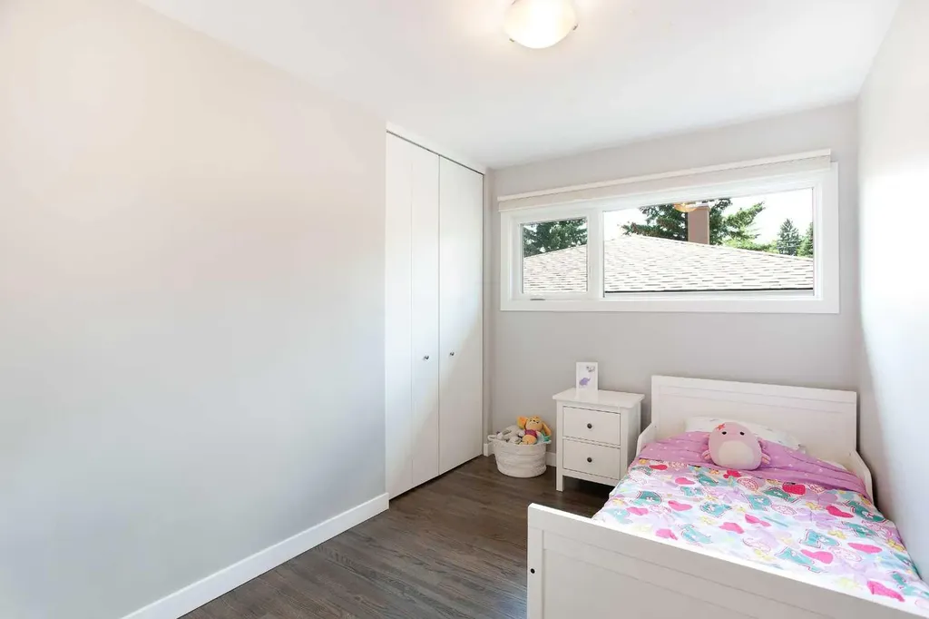 51 Wimbledon Drive SW Calgary AB T3C3J5