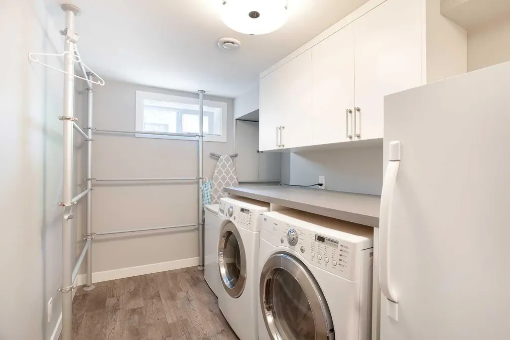 51 Wimbledon Drive SW Calgary AB T3C3J5