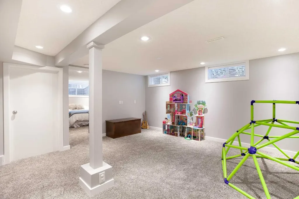 51 Wimbledon Drive SW Calgary AB T3C3J5