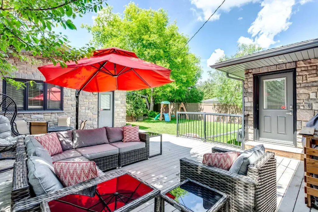 51 Wimbledon Drive SW Calgary AB T3C3J5