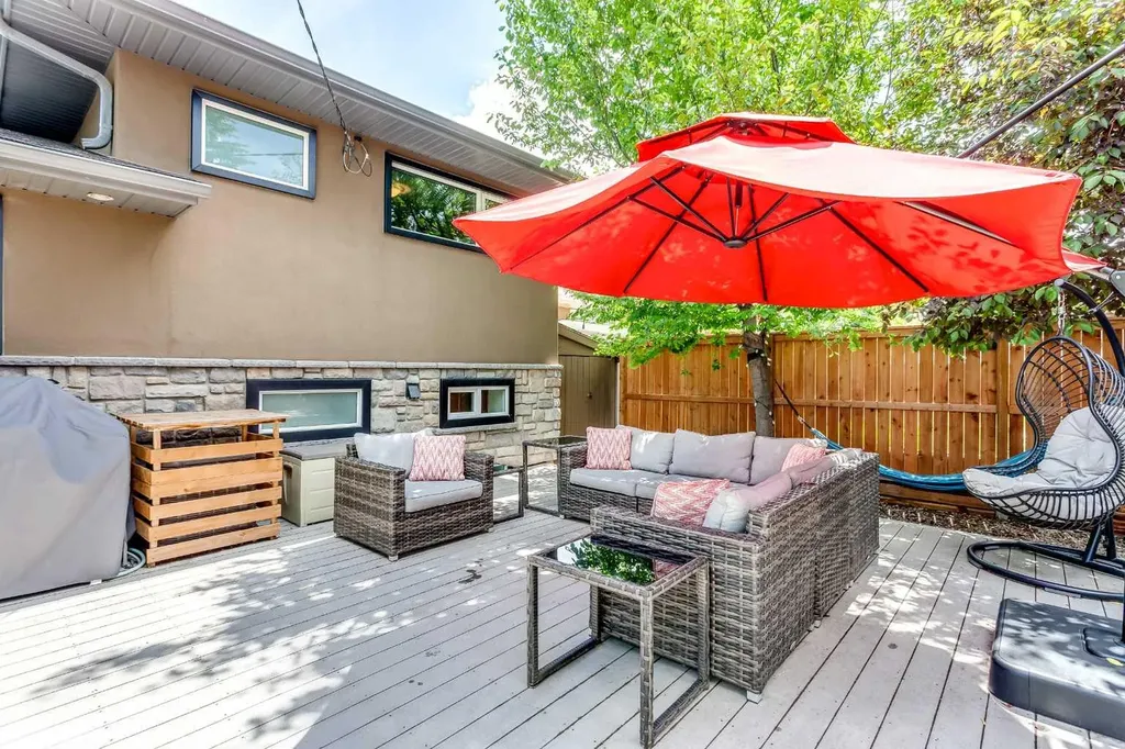 51 Wimbledon Drive SW Calgary AB T3C3J5