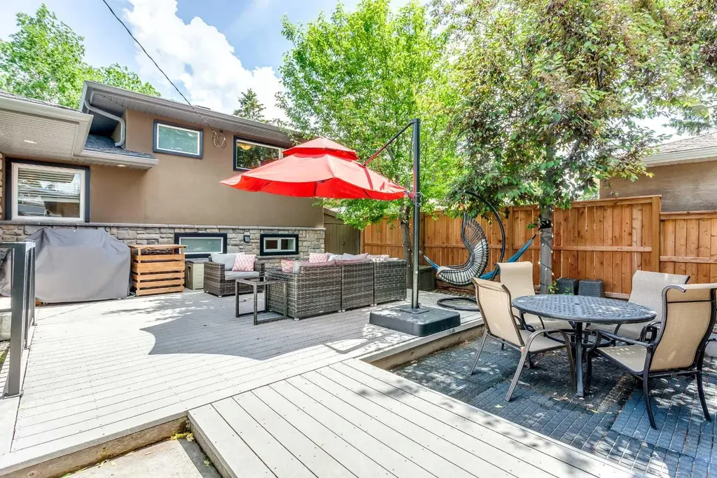 51 Wimbledon Drive SW Calgary AB T3C3J5