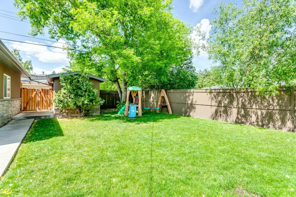 51 Wimbledon Drive SW Calgary AB T3C3J5