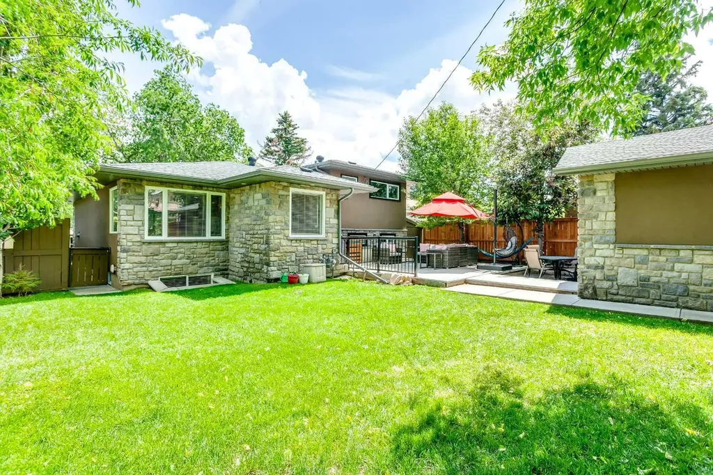51 Wimbledon Drive SW Calgary AB T3C3J5