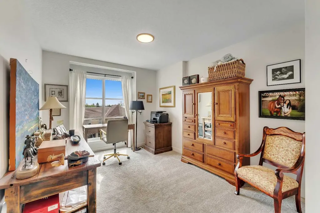 4305 16 Street SW Calgary AB T2T 4J1