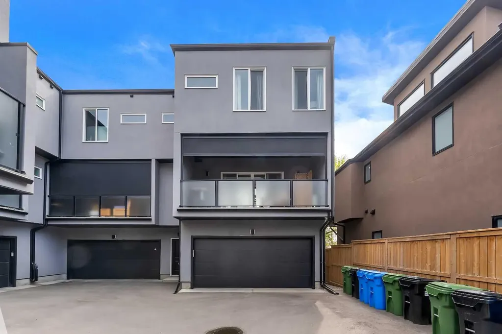 4305 16 Street SW Calgary AB T2T 4J1