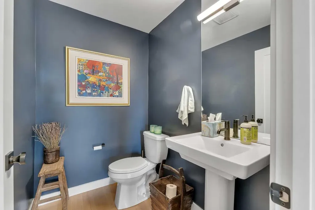 4305 16 Street SW Calgary AB T2T 4J1