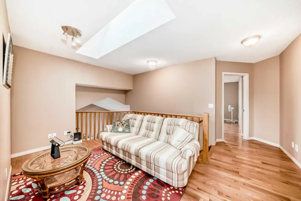 737 Wentworth Place SW Calgary AB T3H4N9