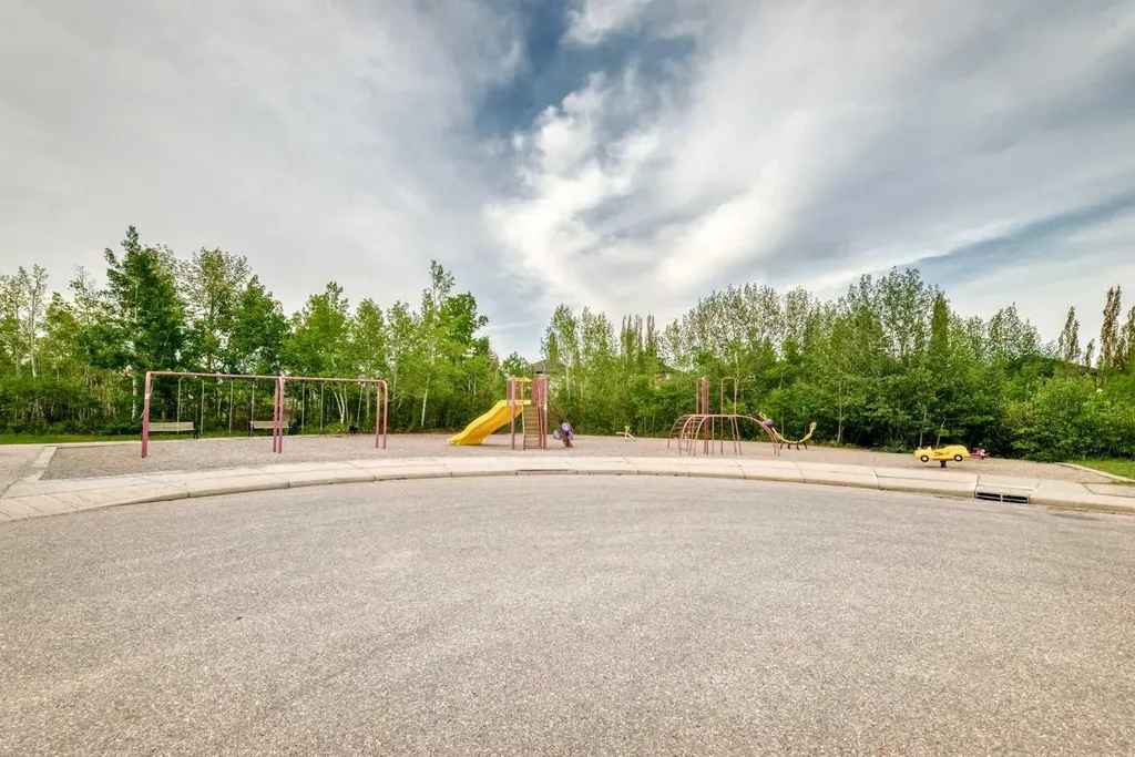 737 Wentworth Place SW Calgary AB T3H4N9