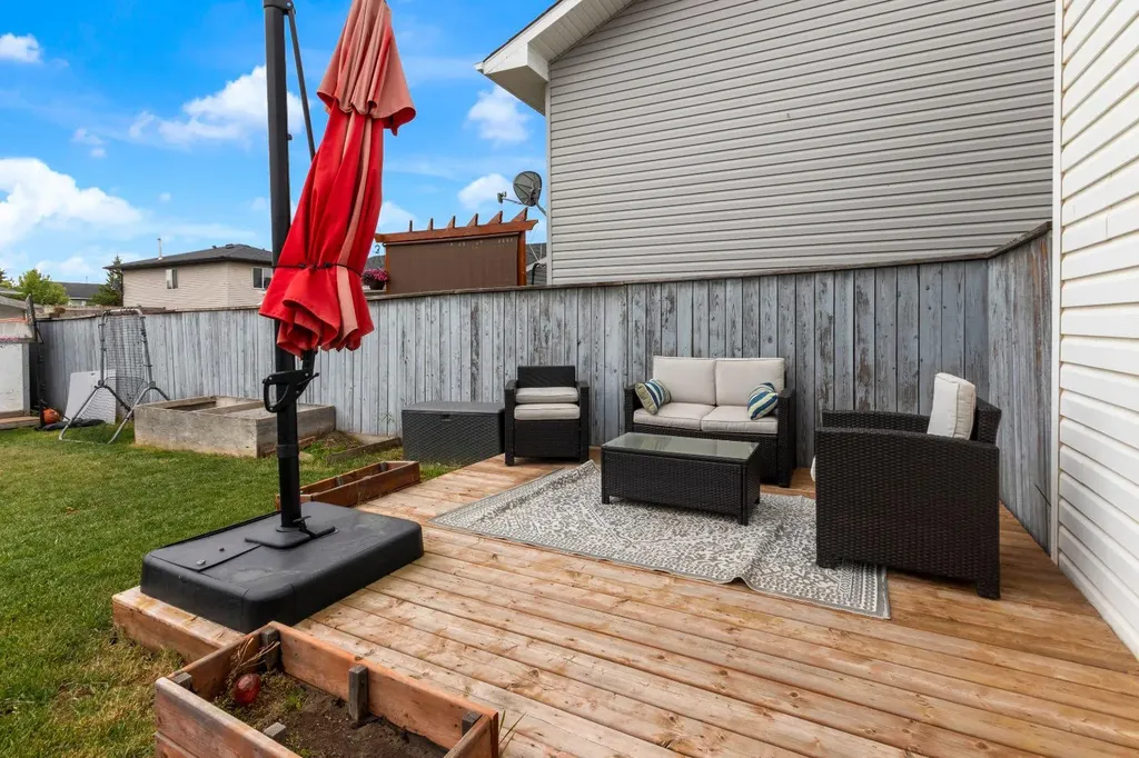 1918 Strathcona Terrace Strathmore AB T1P1S8