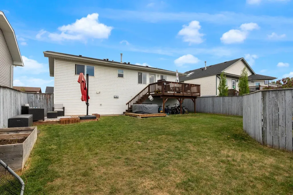 1918 Strathcona Terrace Strathmore AB T1P1S8