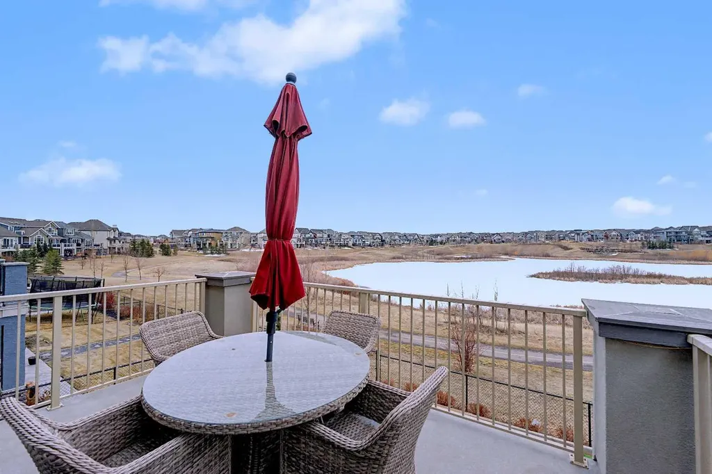 121 Marquis View SE Calgary AB T3M2H4