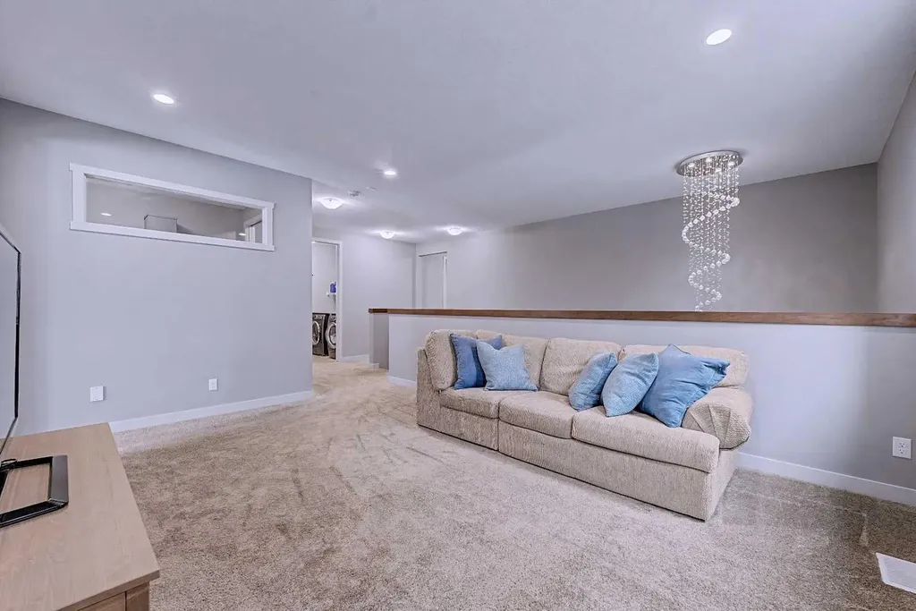 121 Marquis View SE Calgary AB T3M2H4