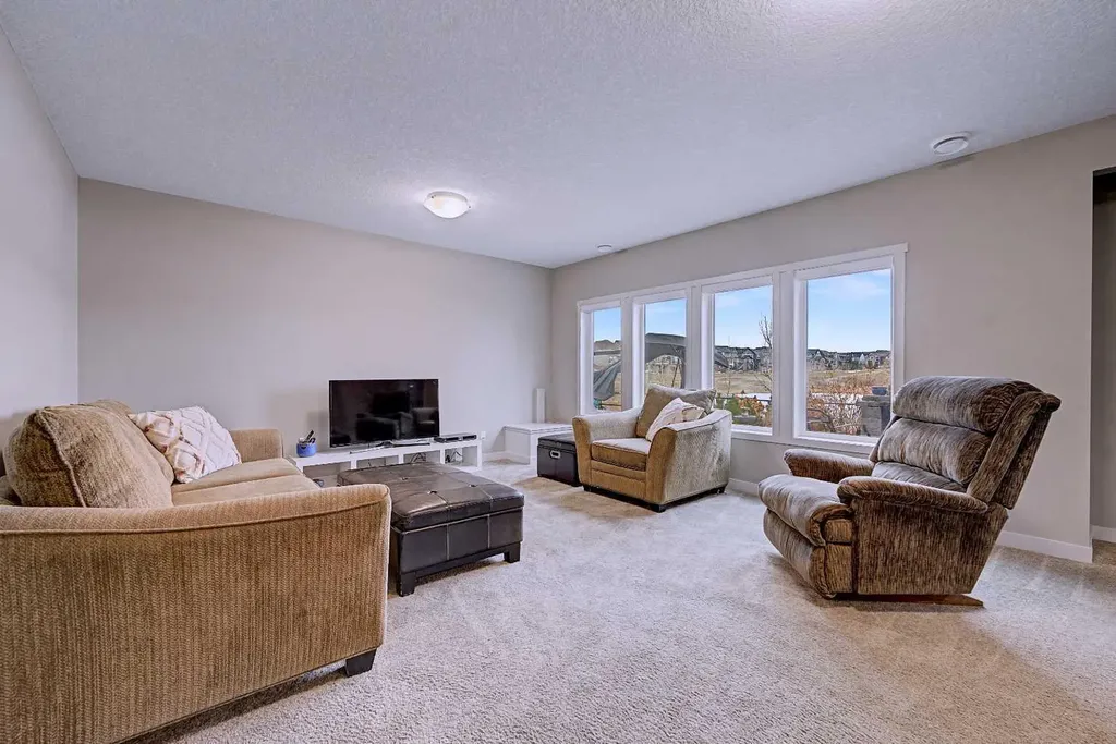 121 Marquis View SE Calgary AB T3M2H4