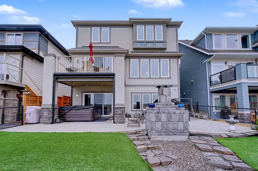 121 Marquis View SE Calgary AB T3M2H4