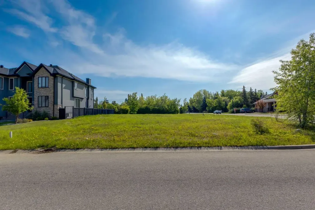 6 Wexford Gardens SW Calgary AB T2h 4C9