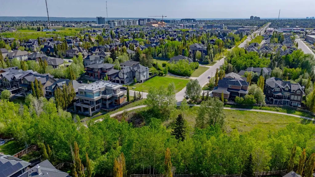 6 Wexford Gardens SW Calgary AB T2h 4C9