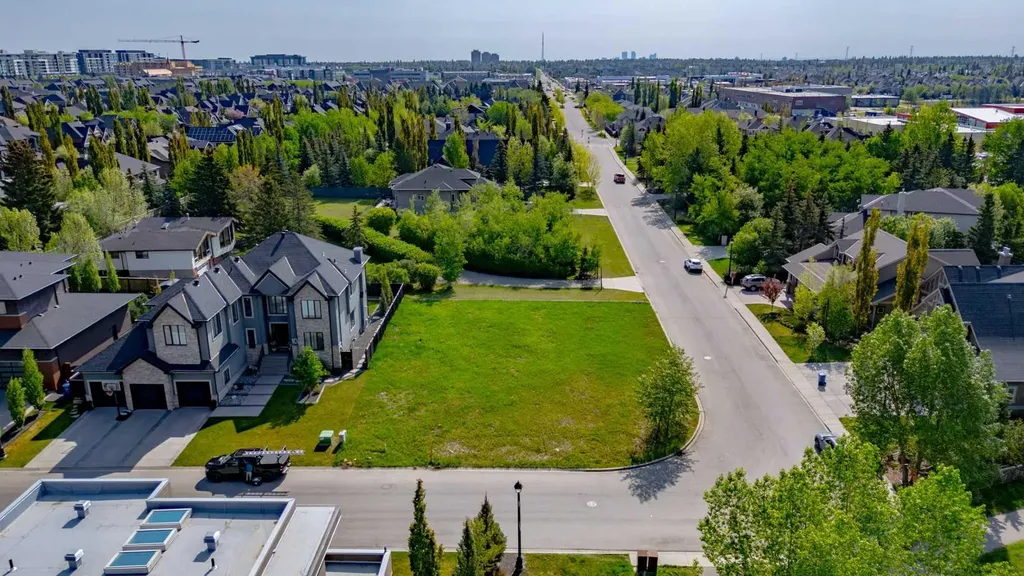 6 Wexford Gardens SW Calgary AB T2h 4C9