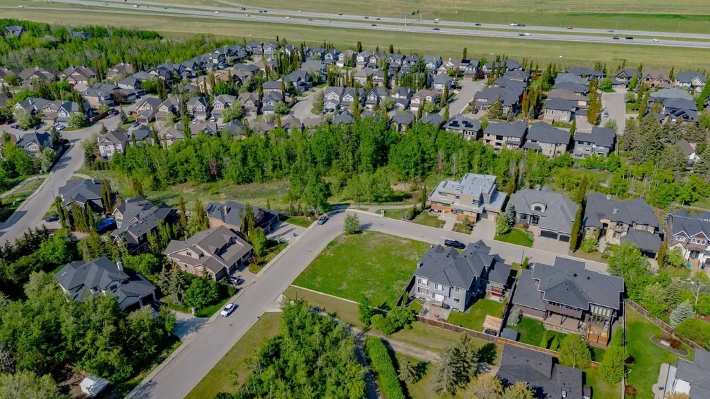 6 Wexford Gardens SW Calgary AB T2h 4C9