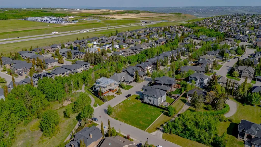 6 Wexford Gardens SW Calgary AB T2h 4C9