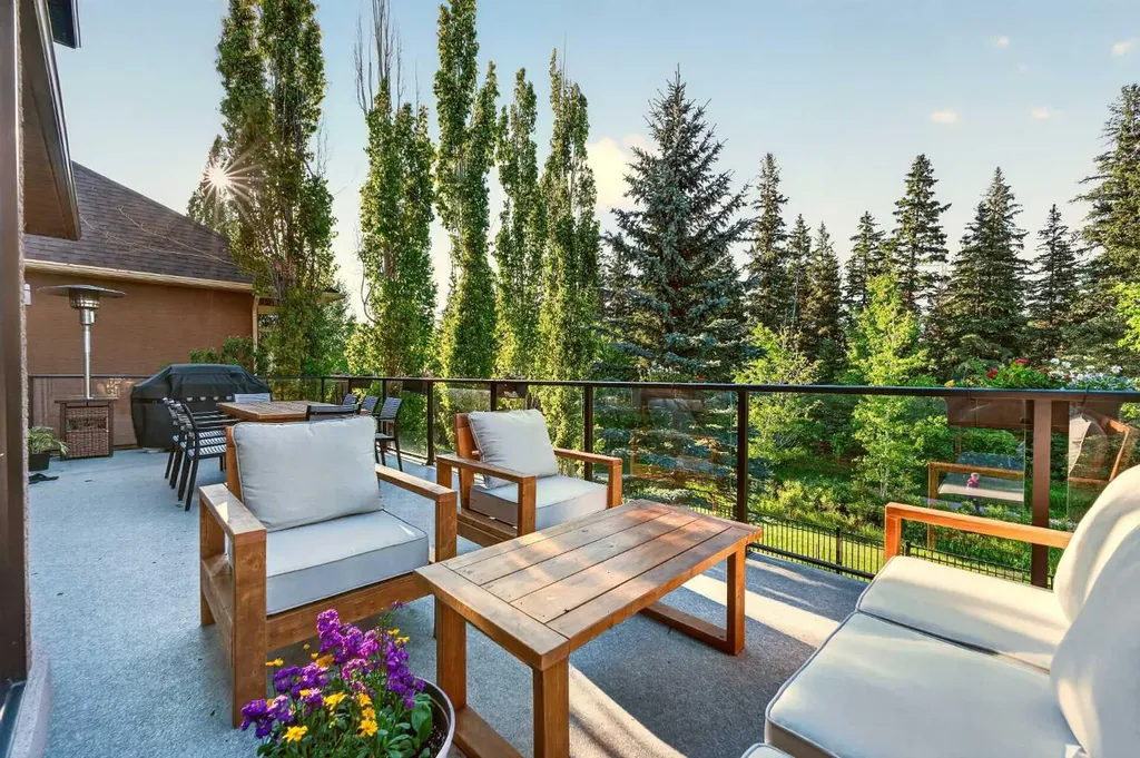 2646 Evercreek Bluffs Way SW Calgary AB T2Y 4V7